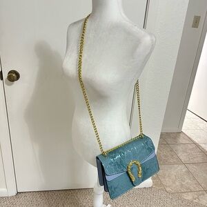 Crossbody or shoulder bag purse
